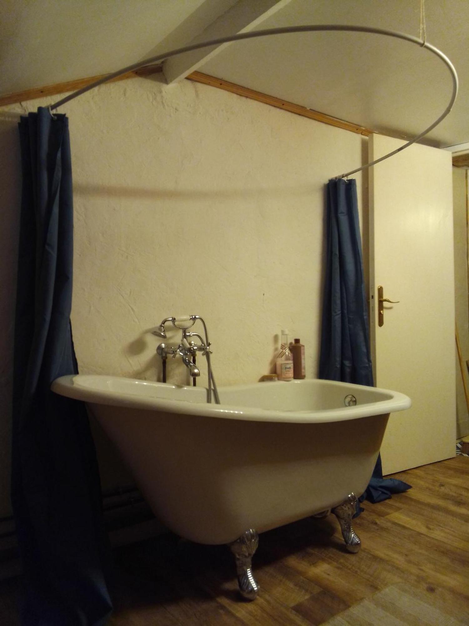 Le Repos Des Ducs, Accessible En Velo *